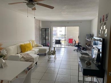 Beach Condo For Sale in Lauderhill, Florida