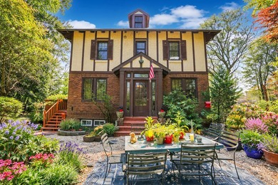 Beach Townhome/Townhouse For Sale in Staten Island, New York