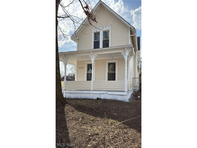 Beach Home Sale Pending in Cleveland, Ohio