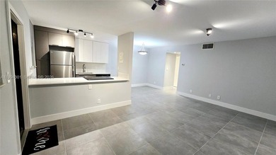 Beach Condo For Sale in Hollywood, Florida