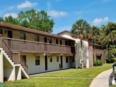 Beach Condo For Sale in Tamarac, Florida