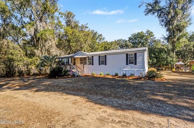 Beach Home For Sale in Saint Helena Island, South Carolina