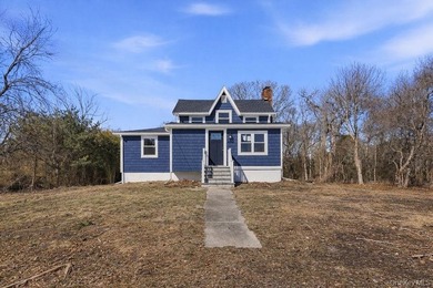 Beach Home For Sale in East Quogue, New York