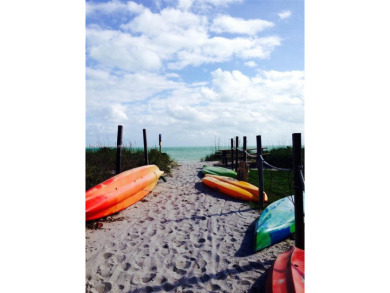 Beach Condo For Sale in Key Biscayne, Florida