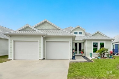 Beach Home For Sale in Gulf Shores, Alabama