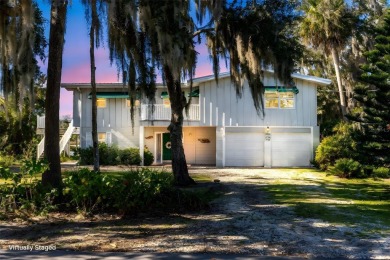 Beach Home For Sale in Crystal River, Florida