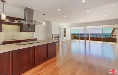 Beach Condo For Sale in Malibu, California