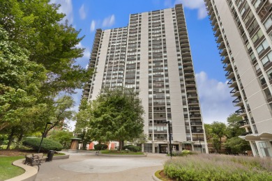 Beach Condo For Sale in Chicago, Illinois