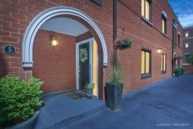 Beach Condo For Sale in Chicago, Illinois