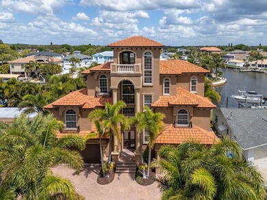 Beach Home For Sale in Palm Harbor, Florida