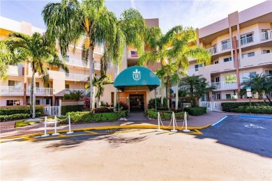 Beach Condo For Sale in Tamarac, Florida