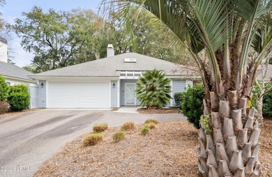 Beach Home For Sale in Saint Helena Island, South Carolina
