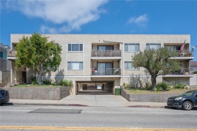 Beach Apartment For Sale in San Pedro, California