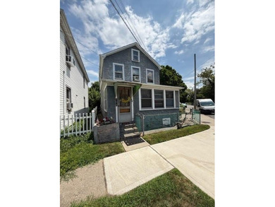 Beach Townhome/Townhouse Sale Pending in Whitestone, New York