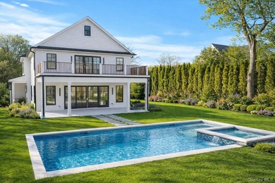Beach Home For Sale in Mattituck, New York