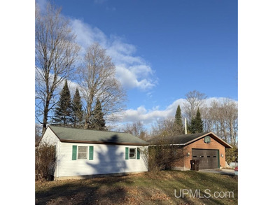 Beach Home Active Under Contract in Manistique, Michigan