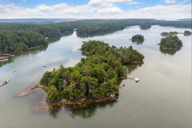 Beach Home For Sale in Harpswell, Maine