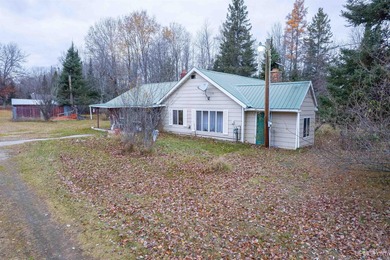 Beach Home For Sale in Gladstone, Michigan