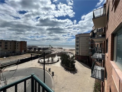Beach Condo For Sale in Rockaway Park, New York