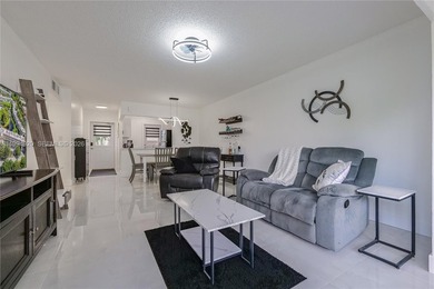 Beach Condo For Sale in Lauderdale Lakes, Florida