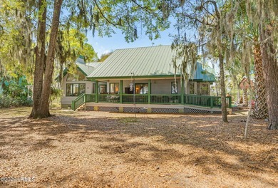 Beach Home For Sale in Beaufort, South Carolina