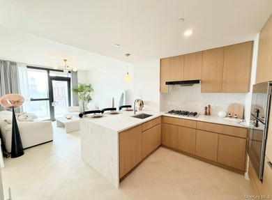 Beach Condo For Sale in Flushing, New York