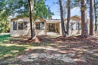 Beach Home For Sale in Ocean Springs, Mississippi