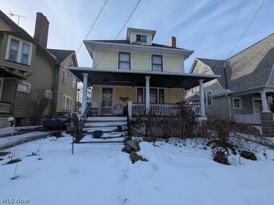 Beach Home Sale Pending in Lakewood, Ohio