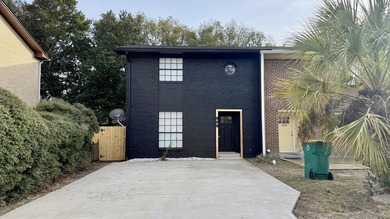 Beach Townhome/Townhouse For Sale in Fort Walton Beach, Florida