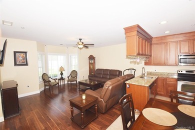 Beach Condo For Sale in Oakdale, New York