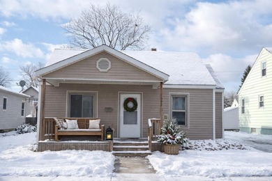 Beach Home Active Under Contract in Bay City, Michigan