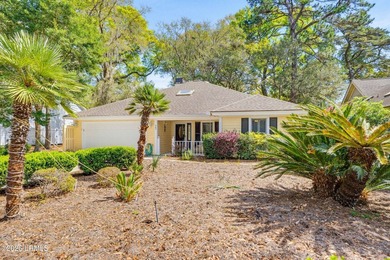 Beach Home For Sale in Saint Helena Island, South Carolina