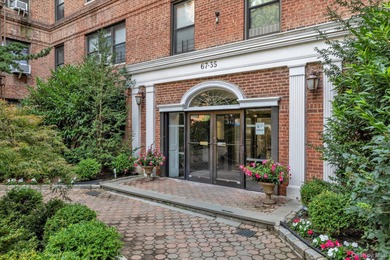 Beach Home Sale Pending in Forest Hills, New York