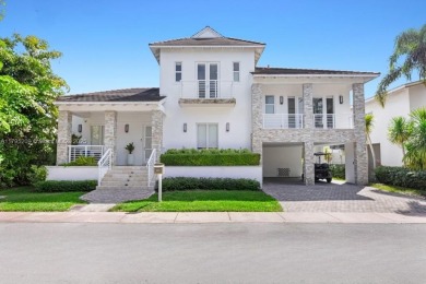 Beach Home For Sale in Key Biscayne, Florida