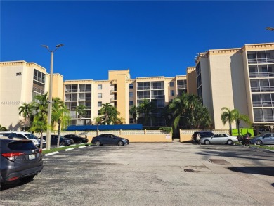Beach Condo For Sale in North Miami Beach, Florida