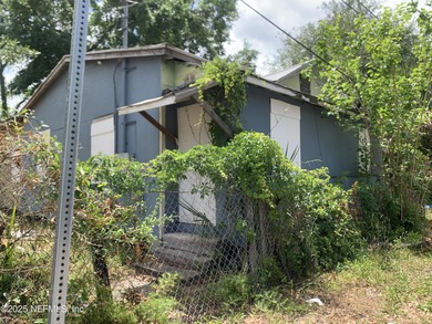 Beach Home Active Under Contract in Jacksonville, Florida