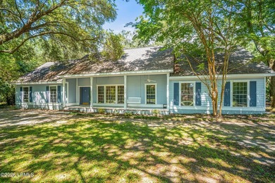 Beach Home For Sale in Beaufort, South Carolina