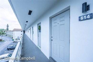 Beach Condo For Sale in Lauderdale Lakes, Florida