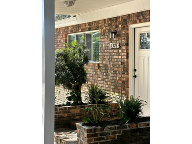 Beach Home Sale Pending in Fort Walton Beach, Florida