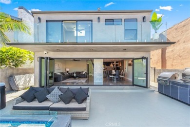 Beach Home For Sale in Huntington Beach, California