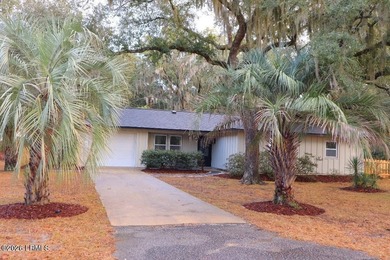 Beach Home For Sale in Port Royal, South Carolina