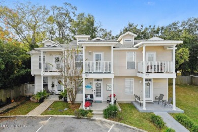 Beach Townhome/Townhouse For Sale in Gulfport, Mississippi