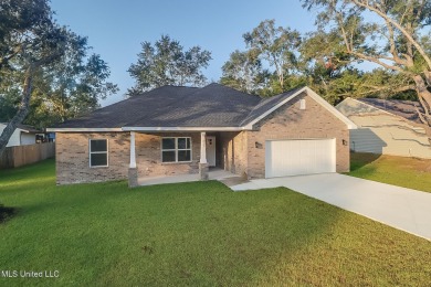 Beach Home For Sale in Ocean Springs, Mississippi