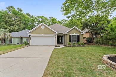 Beach Home For Sale in Fairhope, Alabama