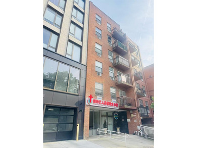 Beach Condo Sale Pending in Flushing, New York