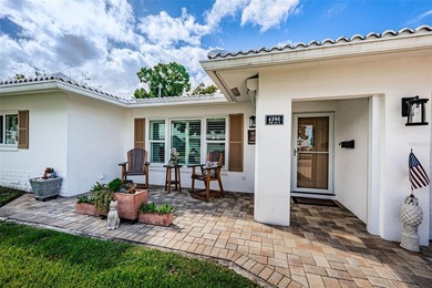 Beach Home Sale Pending in Pinellas Park, Florida