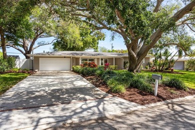 Beach Home Sale Pending in Dunedin, Florida