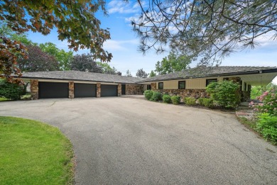Beach Home Sale Pending in Lake Forest, Illinois