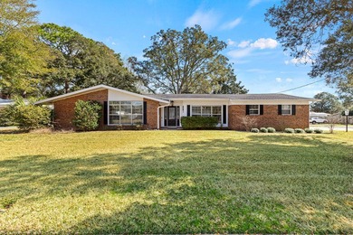 Beach Home Sale Pending in Fort Walton Beach, Florida