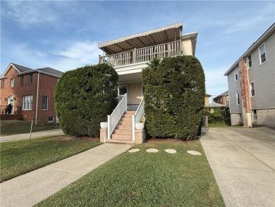 Beach Home For Sale in Rockaway Park, New York